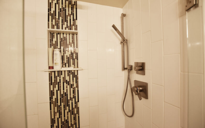 17J – Southeast Corner Large One Bedroom