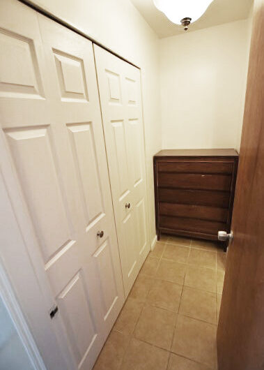 8H – Renovated Furnished North Side Studio