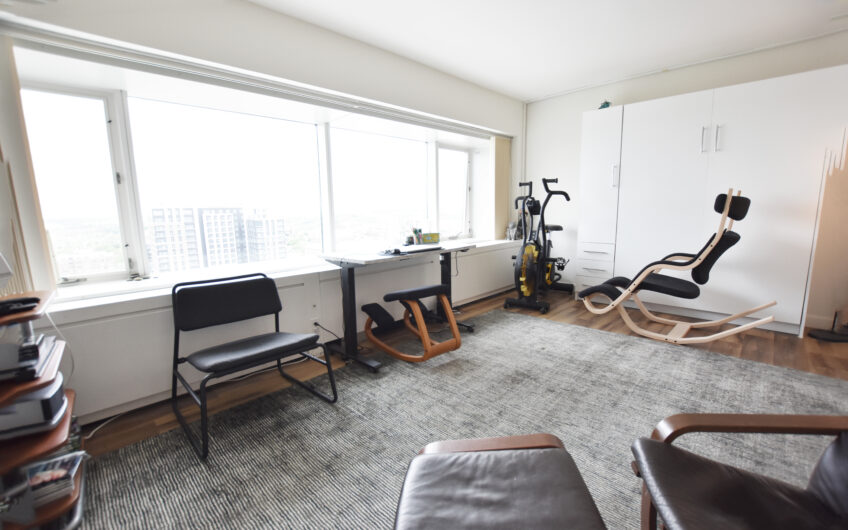 21E – North Side 21st Floor Studio with Renovated Bath