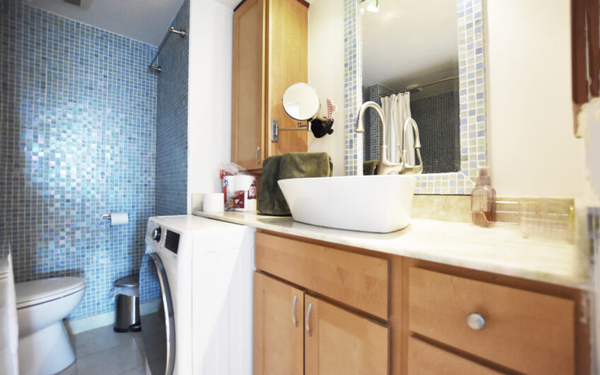 5C – Renovated Southwest Corner Large One Bedroom